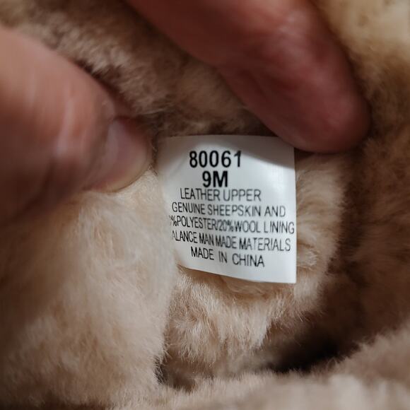 Minnetonka Women's Boots 9M Brown Suede Sheepskin Lining ID 80061 - Picture 16 of 16